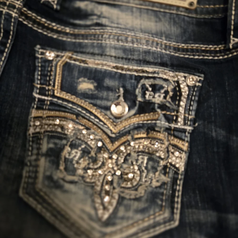 Women's Rock Revival Jeans - Picture 5 of 8